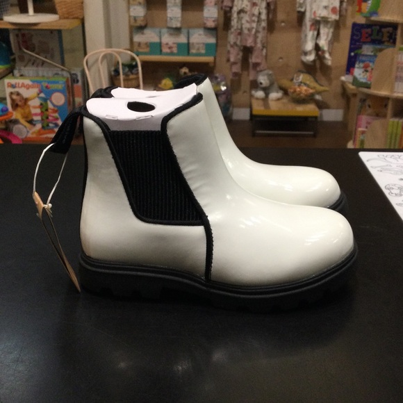 Native Kensington Boot NWT NIB - Picture 2 of 7